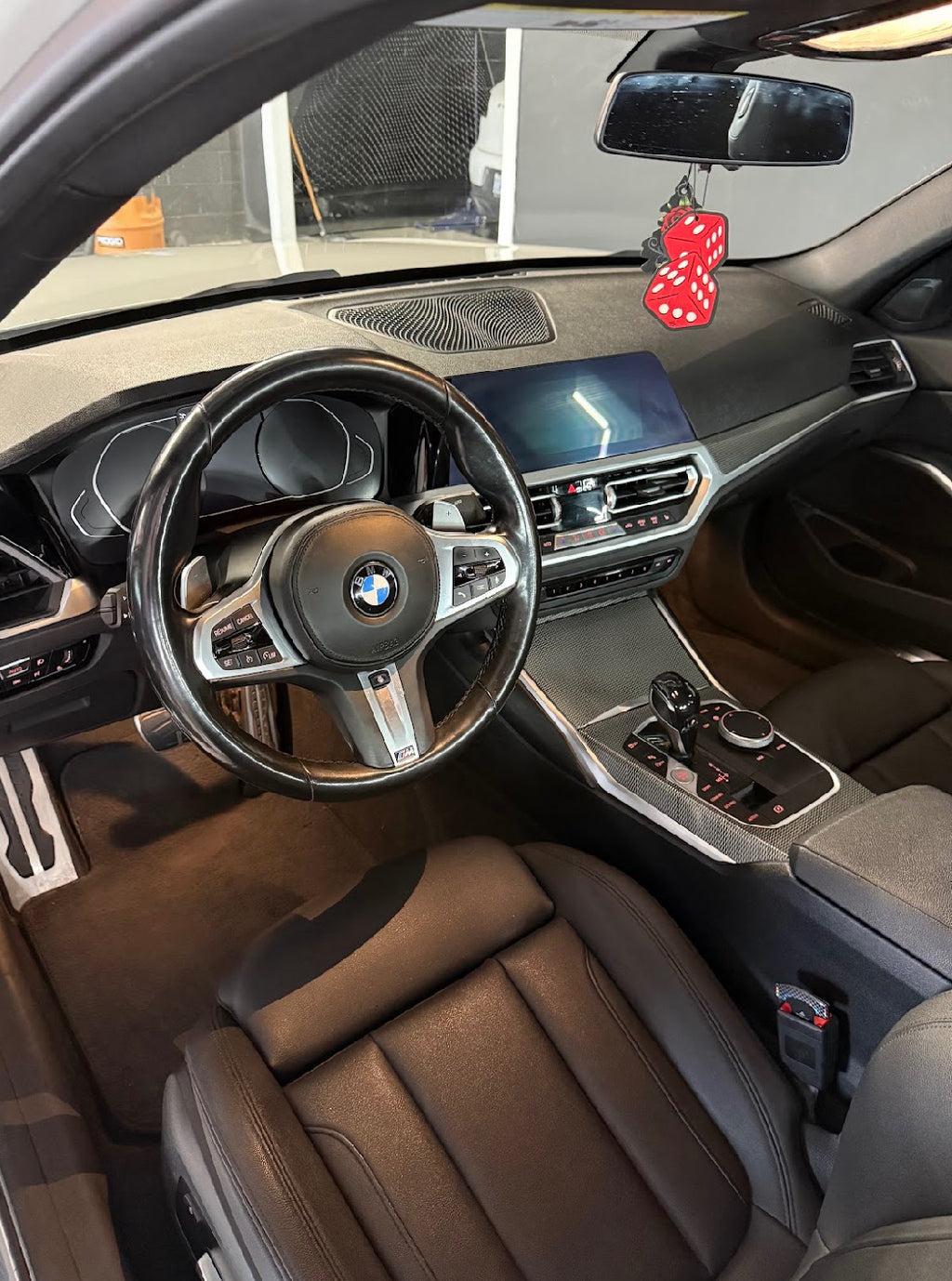 BMW 330i