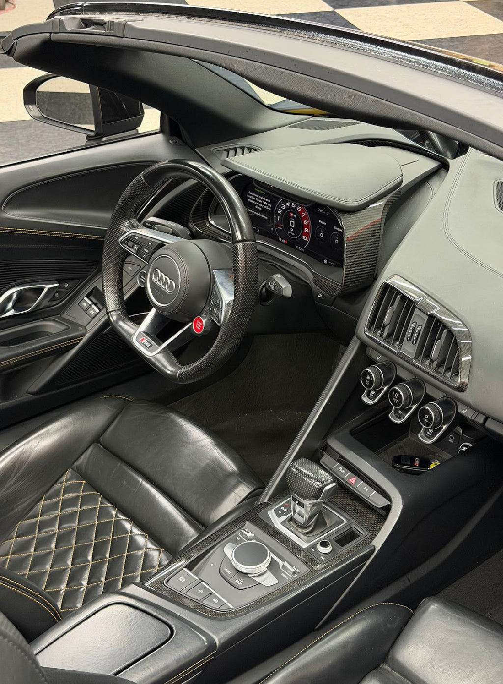 Audi R8 V10